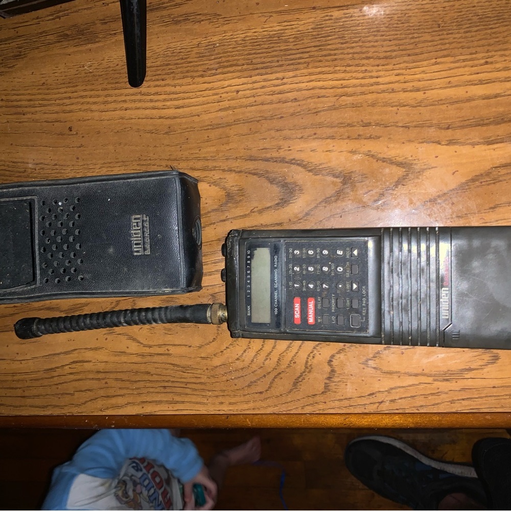 Uniden Bearcat Scanner VINTAGE BC 100 XLT BC100XLT With Casing & Antenna